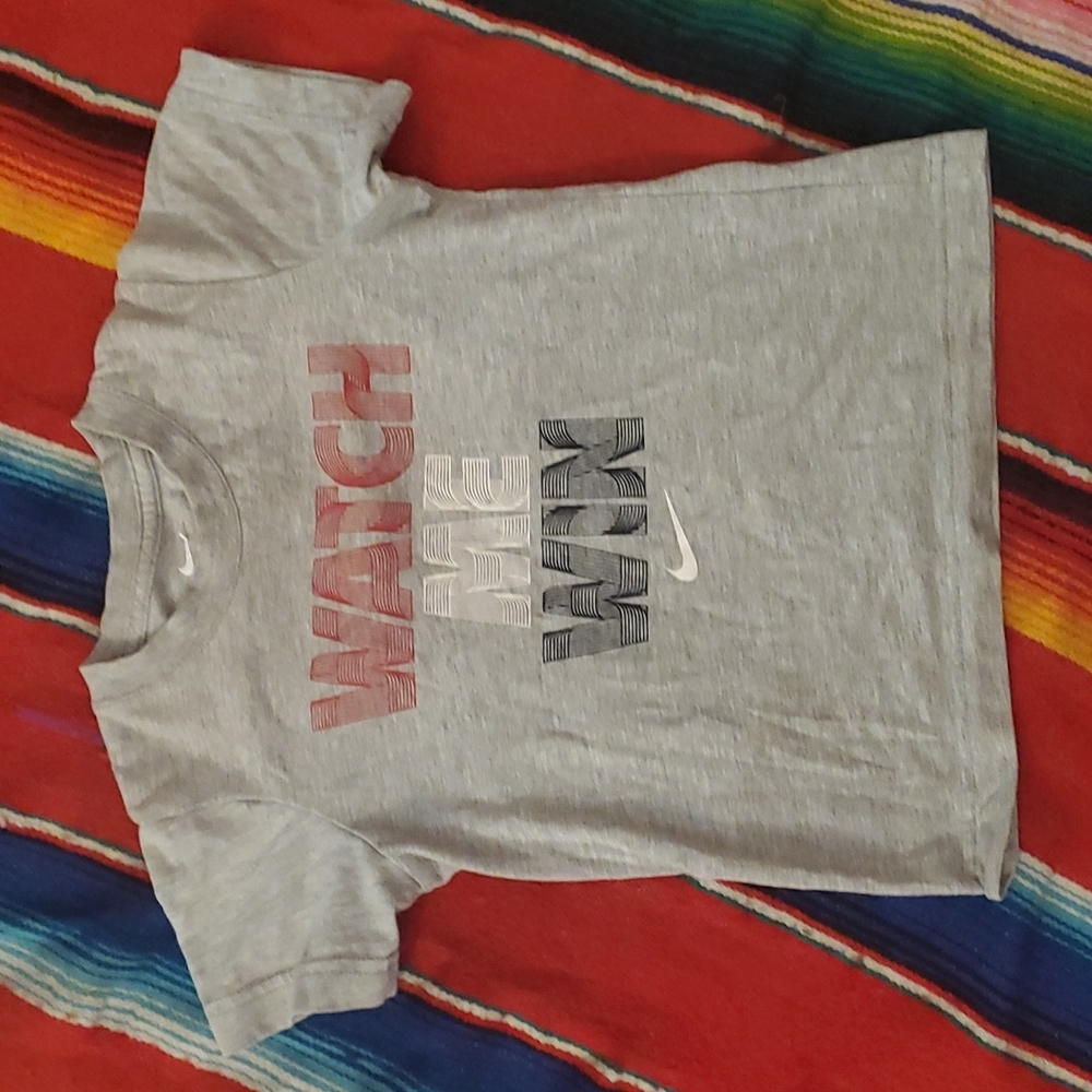 Boys Nike T Shirt sz 5